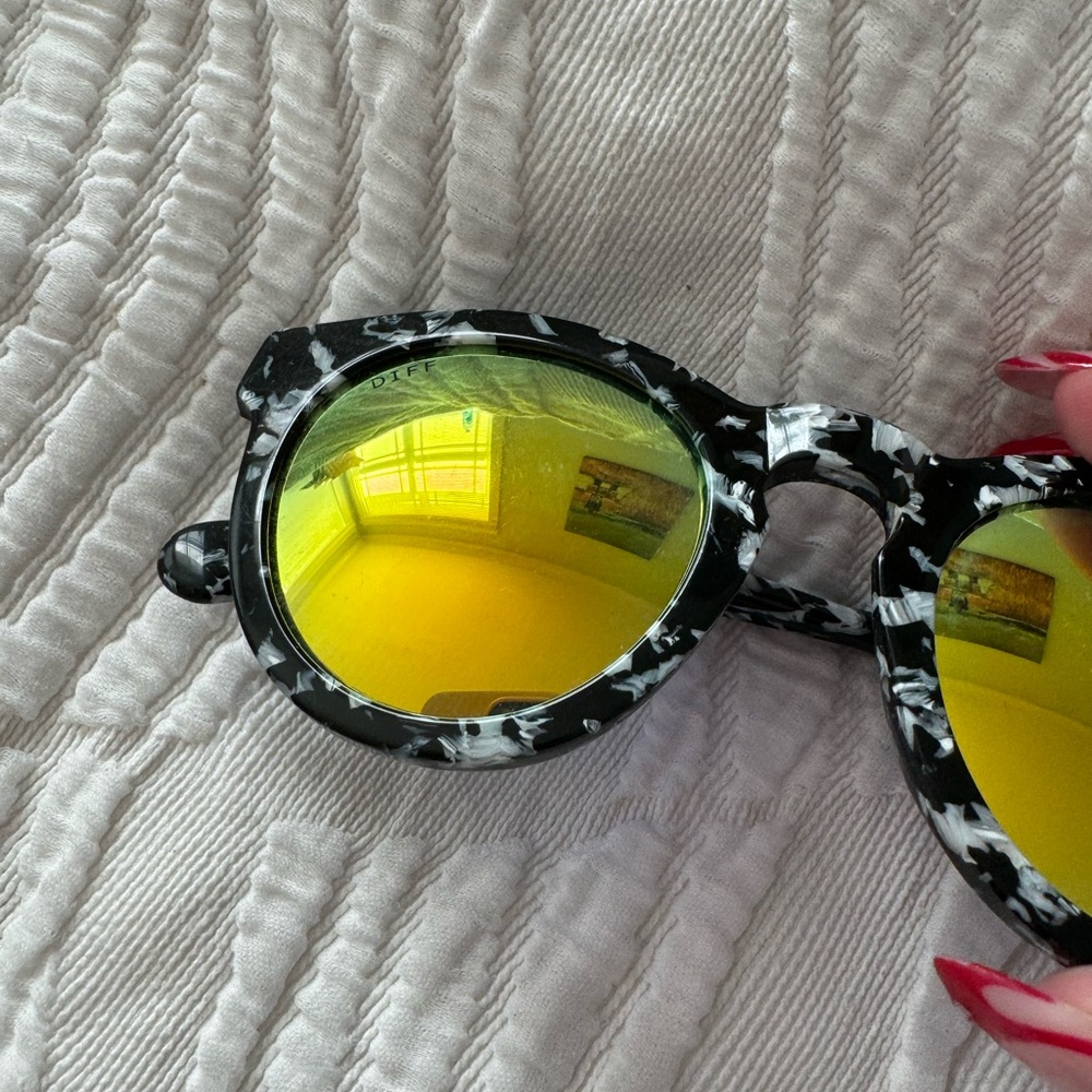 Diff Sunglasses - image 5